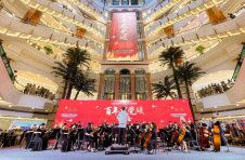 经典红歌演唱、管弦乐队演奏，上海环球港金色大厅奏响“红色乐章 ”