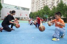 上海市民排球节举办沙滩排球挑战赛