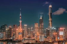 2022上海全球投资促进大会上，闵行31个重大项目集中签约，2个重大项目同时开工