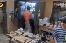 尹昉吴孟珂蘑菇屋“蜜月行” 容声冰箱助力婚宴制作现场