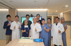 沪非公医疗首例!达芬奇机器人助肾癌保肾成功和睦家开启微创新纪元
