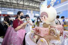 52TOYS再推新IP “自有+授权IP双轮驱动”构筑品牌护城河
