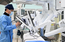 当达芬奇机器人遇上顶级手术专家：62岁高位食管癌患者重获“新生”